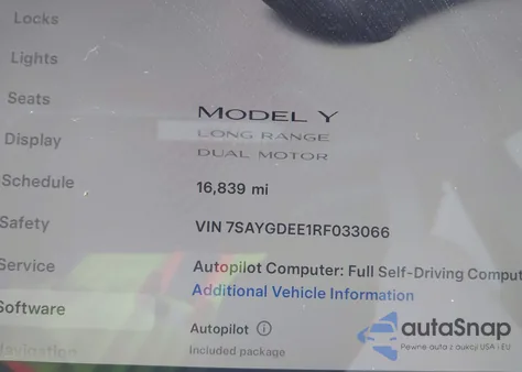 2024 Tesla Model Y Long Range Dual Motor All-Wheel Drive z USA, uszkodzony, nr VIN 7SAYGDEE1RF033066